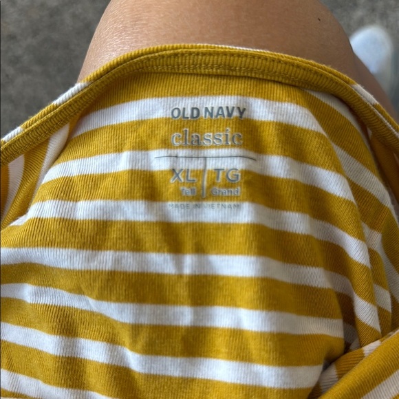 Old Navy Yellow and White Relaxed 3/4 Sleeve Tunic - Picture 3 of 3